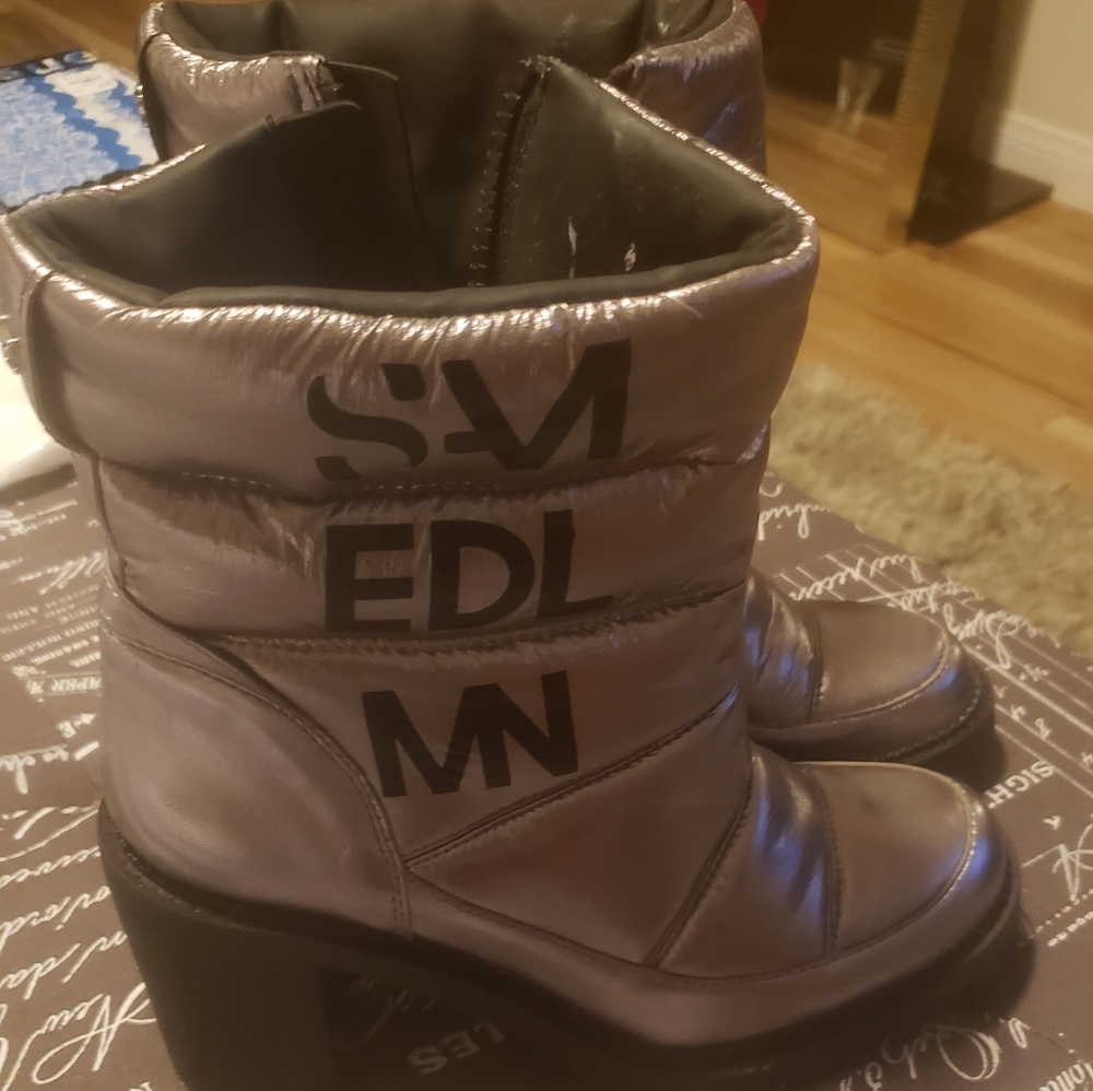 Moon Boots
